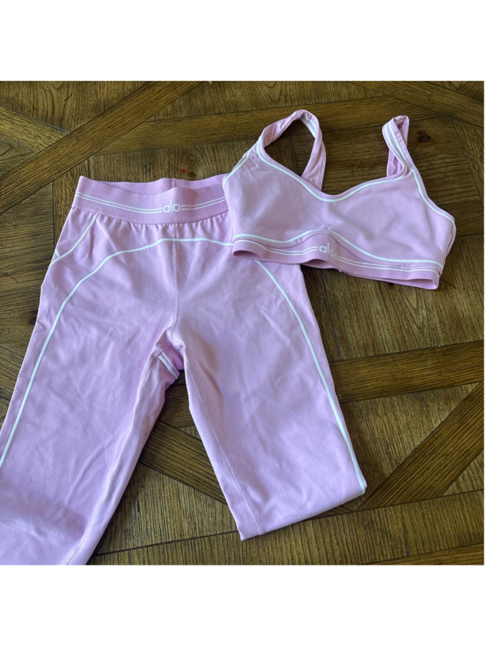 Women's Alo Yoga Pink & White Sports Bra and Leggings Set - Size XS